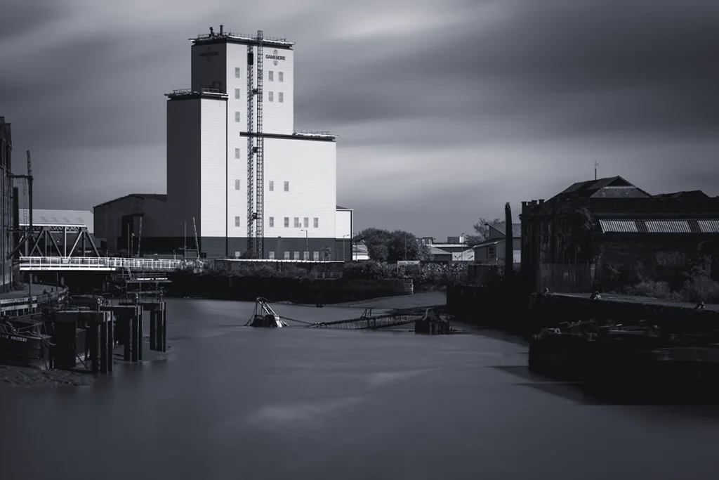 Wide Long Exposure Barge in Hull