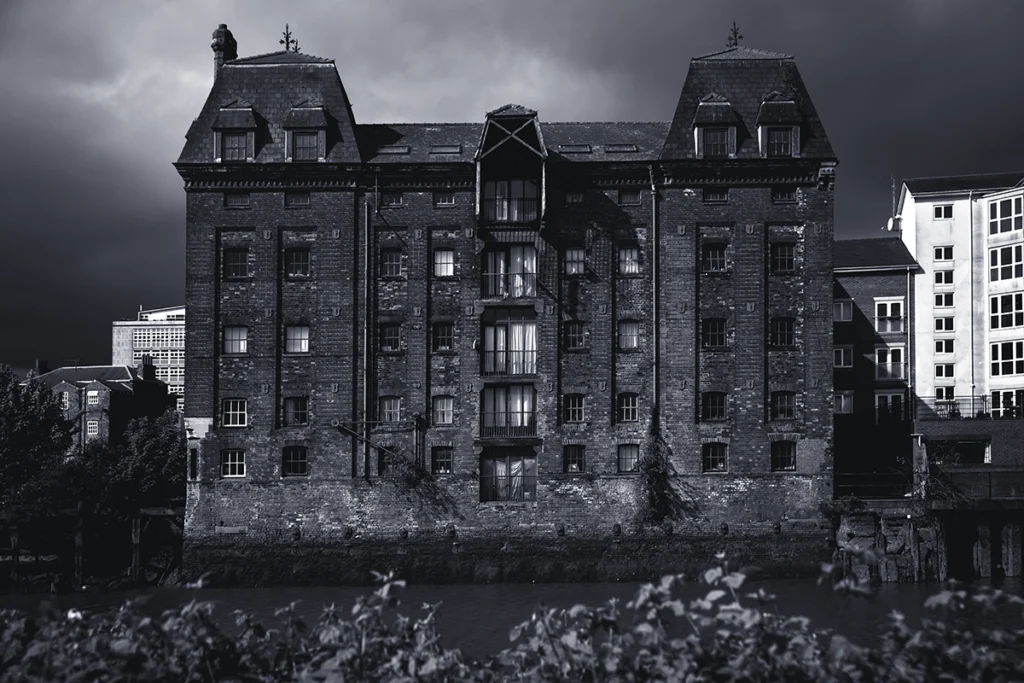 Long Exposure Building in Hull